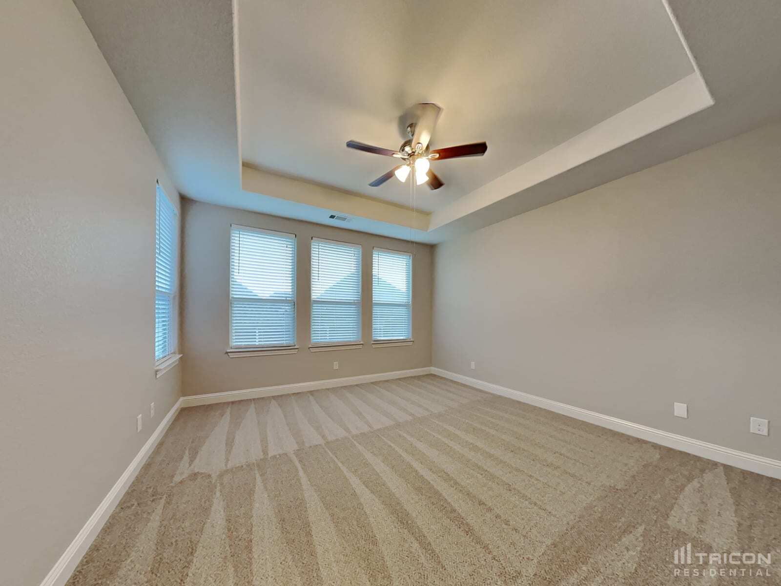 Building Photo - 11344 Live Oak Creek Dr