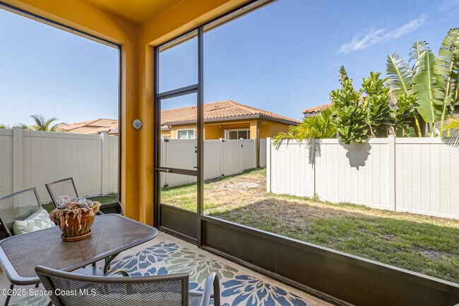 Building Photo - 724 Carlsbad Dr