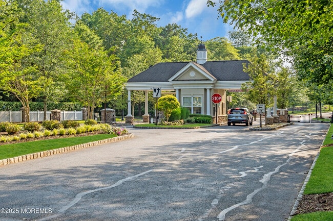 Building Photo - 8 Park Ridge Way