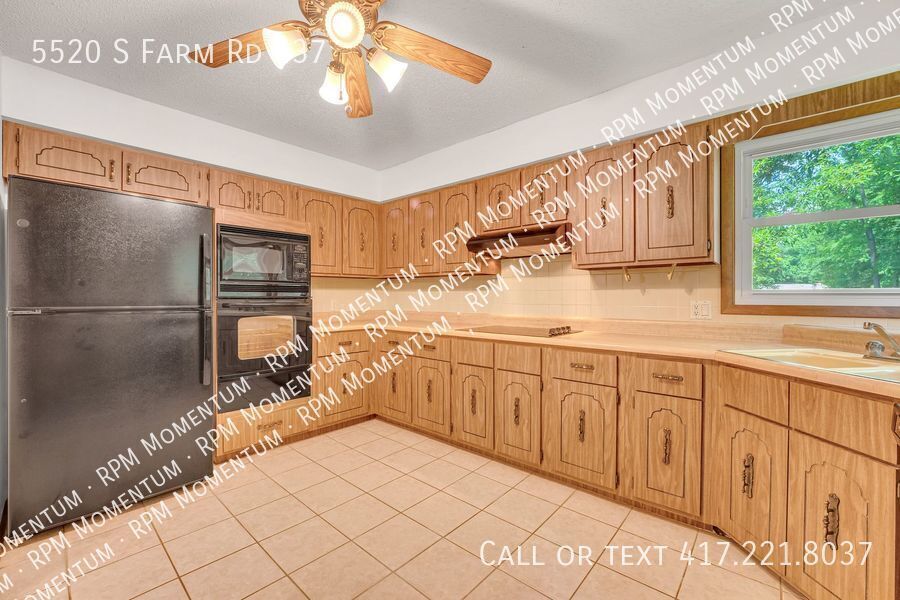 Building Photo - 5520 S Farm Rd 137