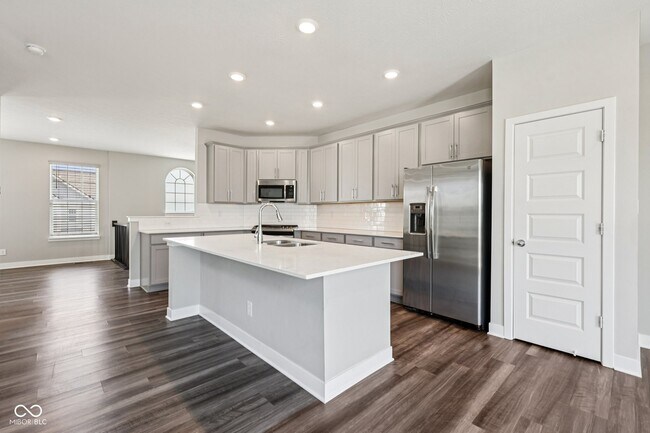 Building Photo - 17285 Dallington St