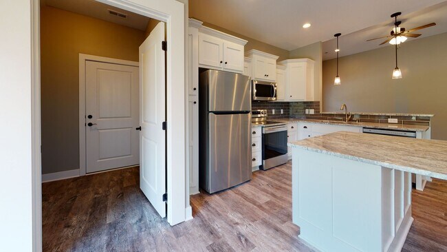 Building Photo - 17212-17224 Palazzo Drive