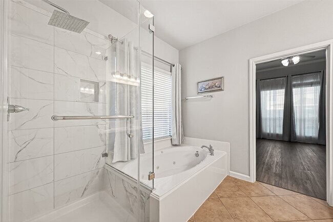 Building Photo - 8858 Distant Woods Dr