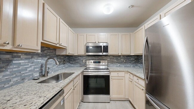 Building Photo - 1866 Lindsay Ln