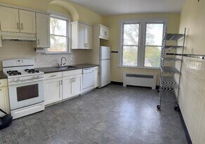 Building Photo - 786 Avenue C