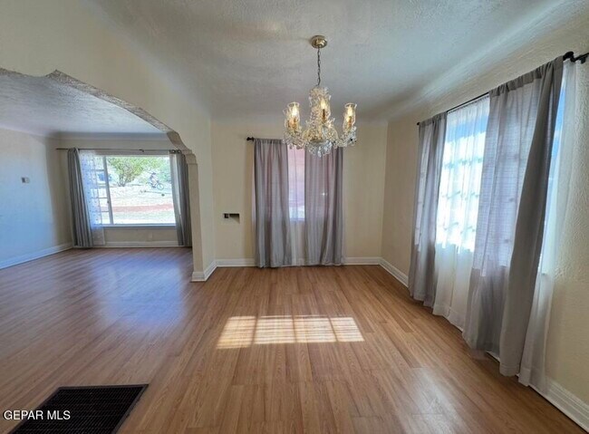 Building Photo - 1331 Cincinnati Ave