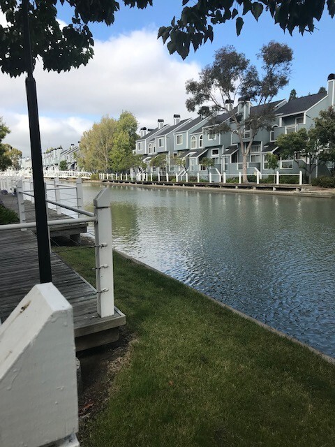 Building Photo - Redwood Shores Condo