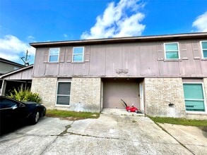 Building Photo - 533 Ferguson St