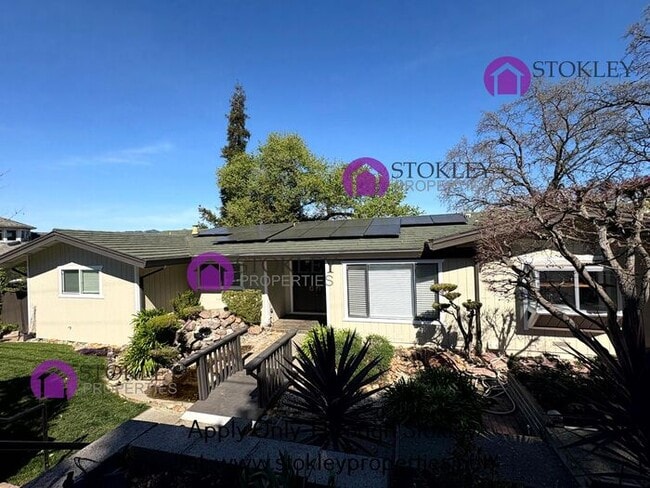 Building Photo - 790 Solana Dr