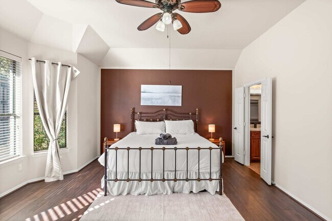 Building Photo - 201 Barkley Dr