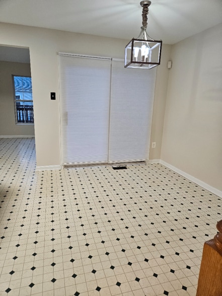 Building Photo - 9365 Ridings Way