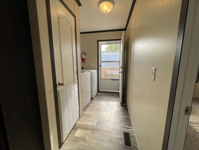 Building Photo - 56 Borman Ave