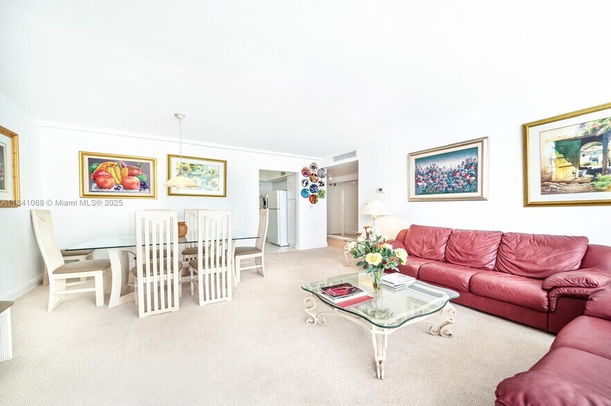 Building Photo - 1408 Brickell Bay Dr