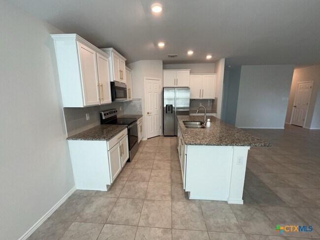 Building Photo - 1824 Fall Creek Ct