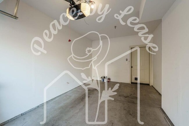 Building Photo - 8838 NE Brentford Way