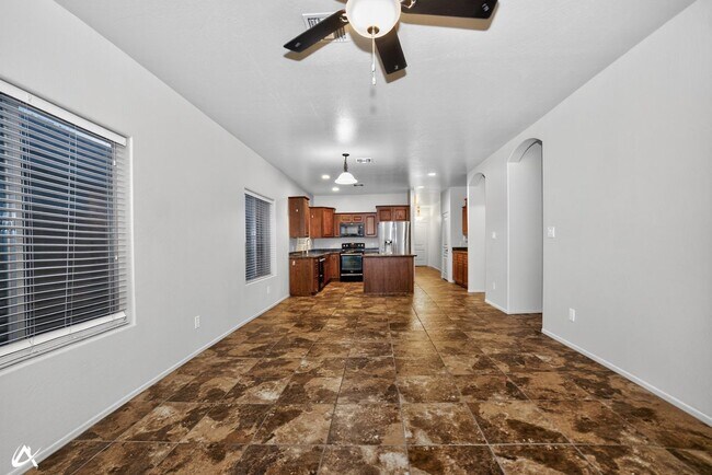 Building Photo - 2523 S 41st Ave