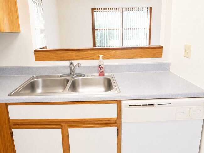 Building Photo - 3502 -12 PLUM STREET ERIE PA 16508