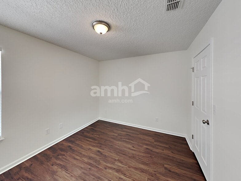 Building Photo - 6243 Pendragon Pl