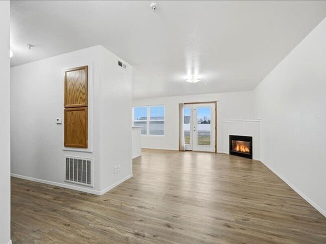 Building Photo - 6405 Chapel Hill Blvd