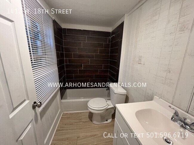 Building Photo - 1412 W 18th St