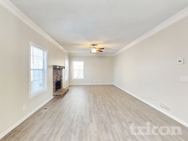 Building Photo - 504 Anthony Pl