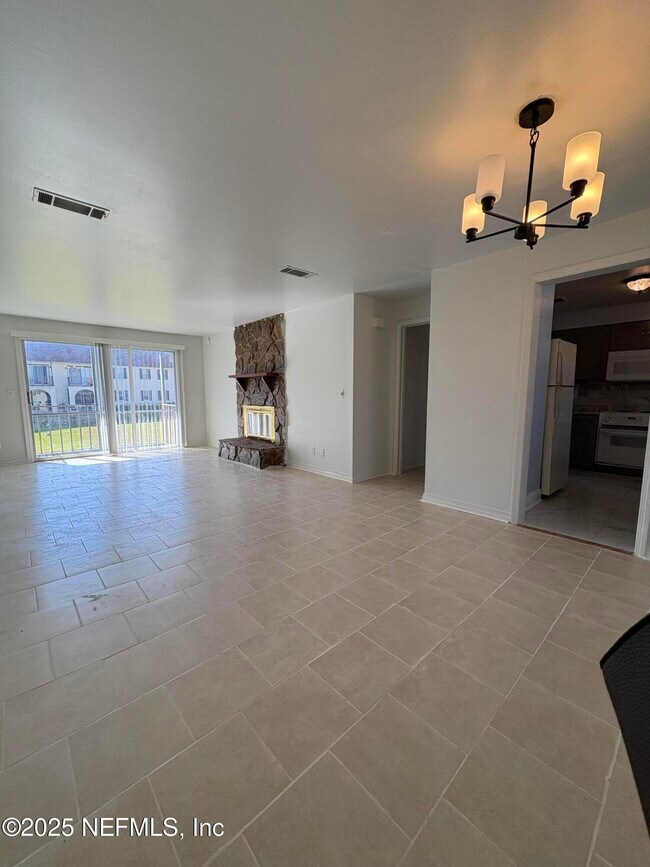 Building Photo - 1540 El Prado Rd