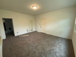 Building Photo - 1400 Bass Ave