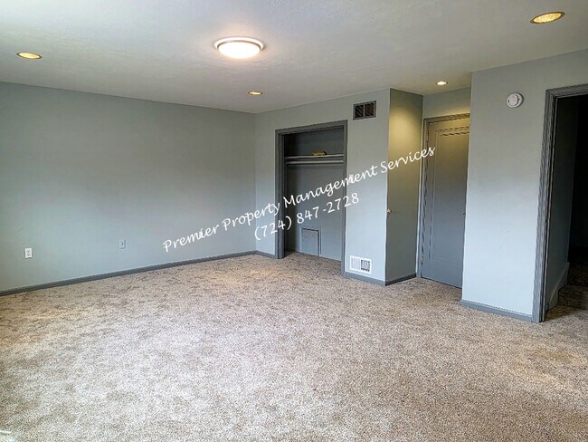 Building Photo - 911 4th Ave