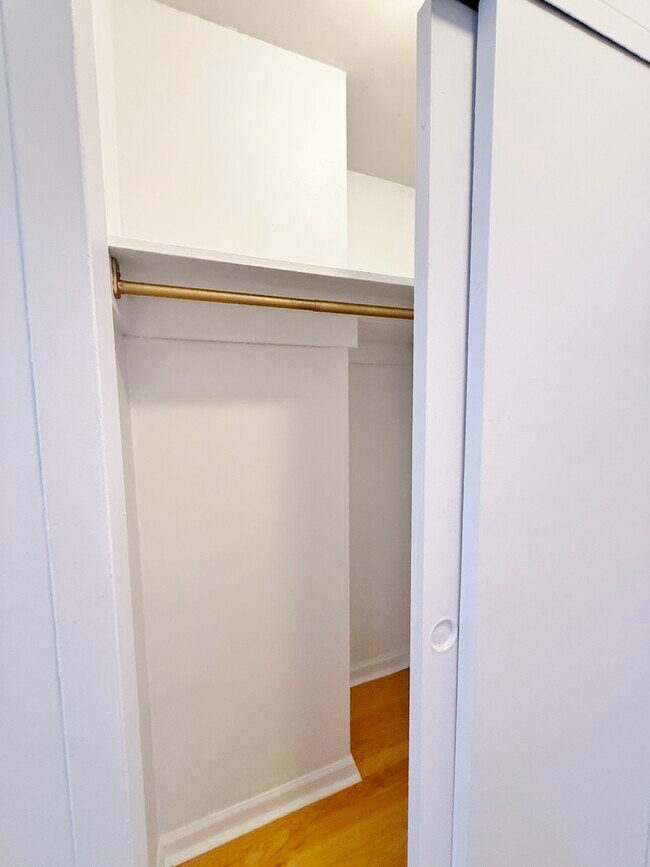 Building Photo - 3550 N Lake Shore Dr