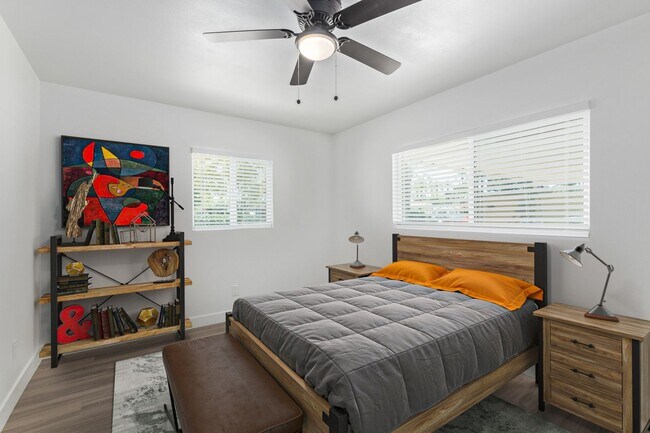 Building Photo - 3 bed | 2 bath Casita Style Home - 1 Mile to ASU!