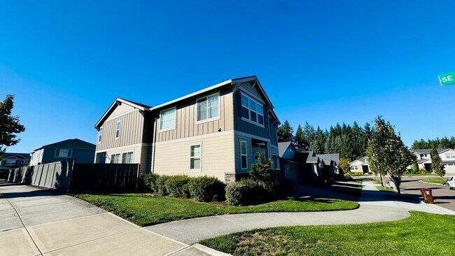 Building Photo - 5081 SE 83rd Ave