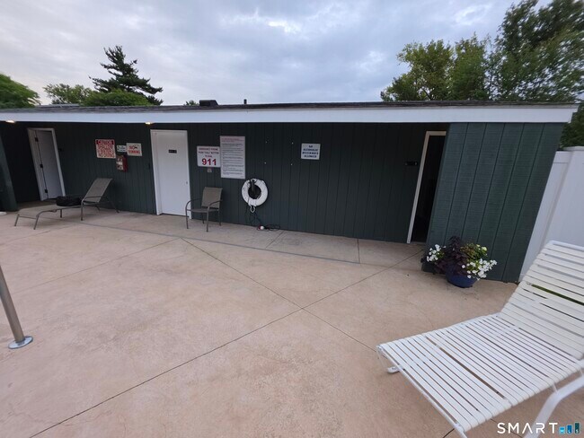 Building Photo - 2320 Harbor View Dr