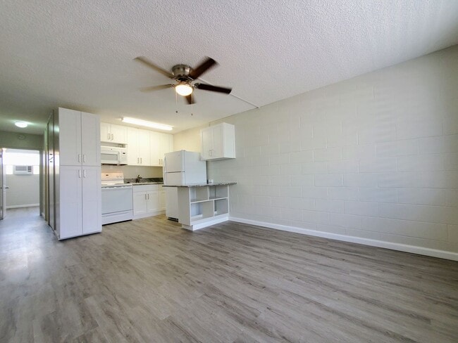 Building Photo - Available Now | Unfurnished 1 Bedroom, 1 Bath 2nd Floor Walk-up with 1 Assigned Parking Stall