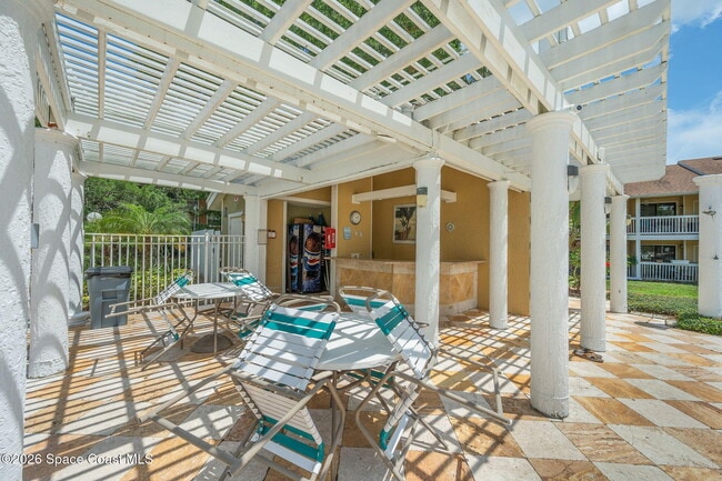 Building Photo - 225 S Tropical Trail