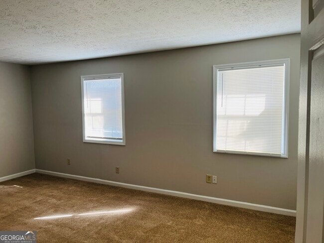 Building Photo - 1522 Paces Ferry N Dr SE