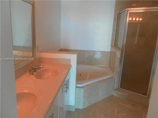 Building Photo - 7900 Harbor Island Dr