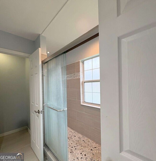 Building Photo - 105 Juliana Pl