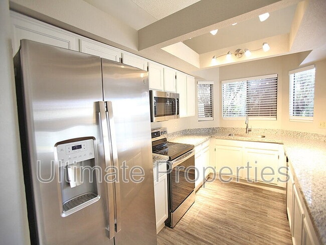 Building Photo - 7003 W Taro Ln