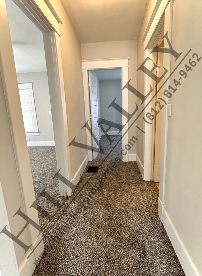 Building Photo - Two bedroom home