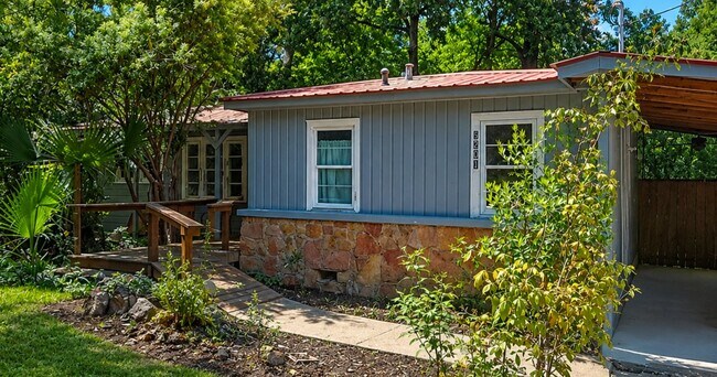 Building Photo - 5201 W Gate Hills Dr