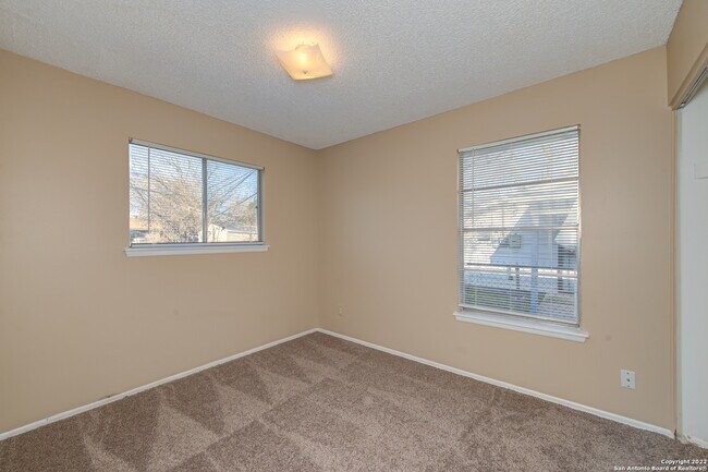 Building Photo - 3503 Sun Beam Ln