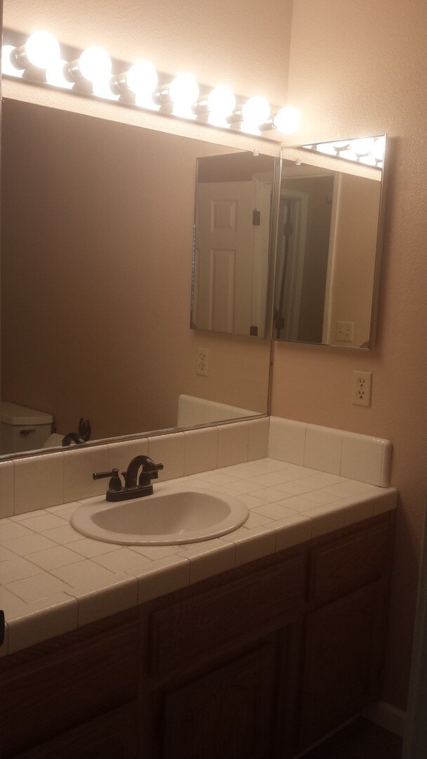 Building Photo - Roomy 4 bedroom house in Waterford