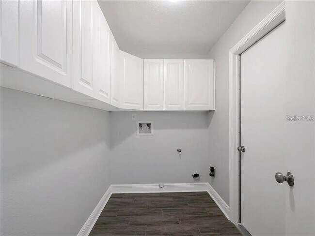 Building Photo - 1463 E Brookshire Ct