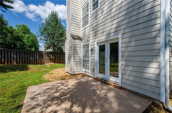 Building Photo - 10840 Mortons Crossing