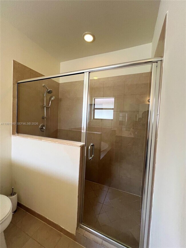 Building Photo - 422 SE 34th Terrace