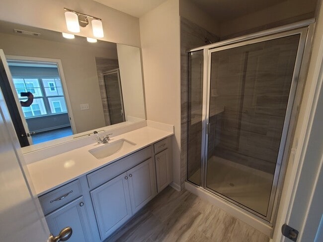Building Photo - 3 Bed and 3 Bath Brand new ready for move-...