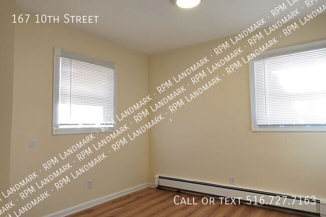 Building Photo - 167 10th St