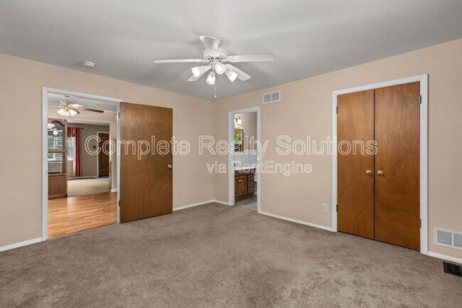 Building Photo - 1115 Hadwin Dr