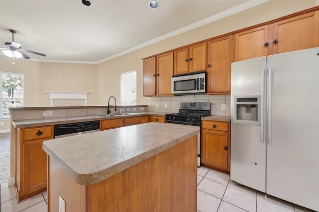 Building Photo - 7002 Casita Dr