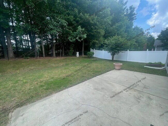 Building Photo - 8 Hartsfield Ct